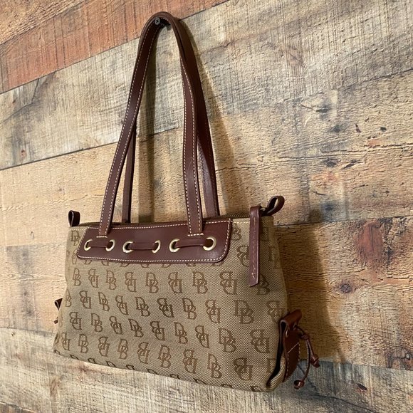 Vintage Dooney & Bourke Tan Signature Jacquard Small Hobo Bag - Picture 7 of 14